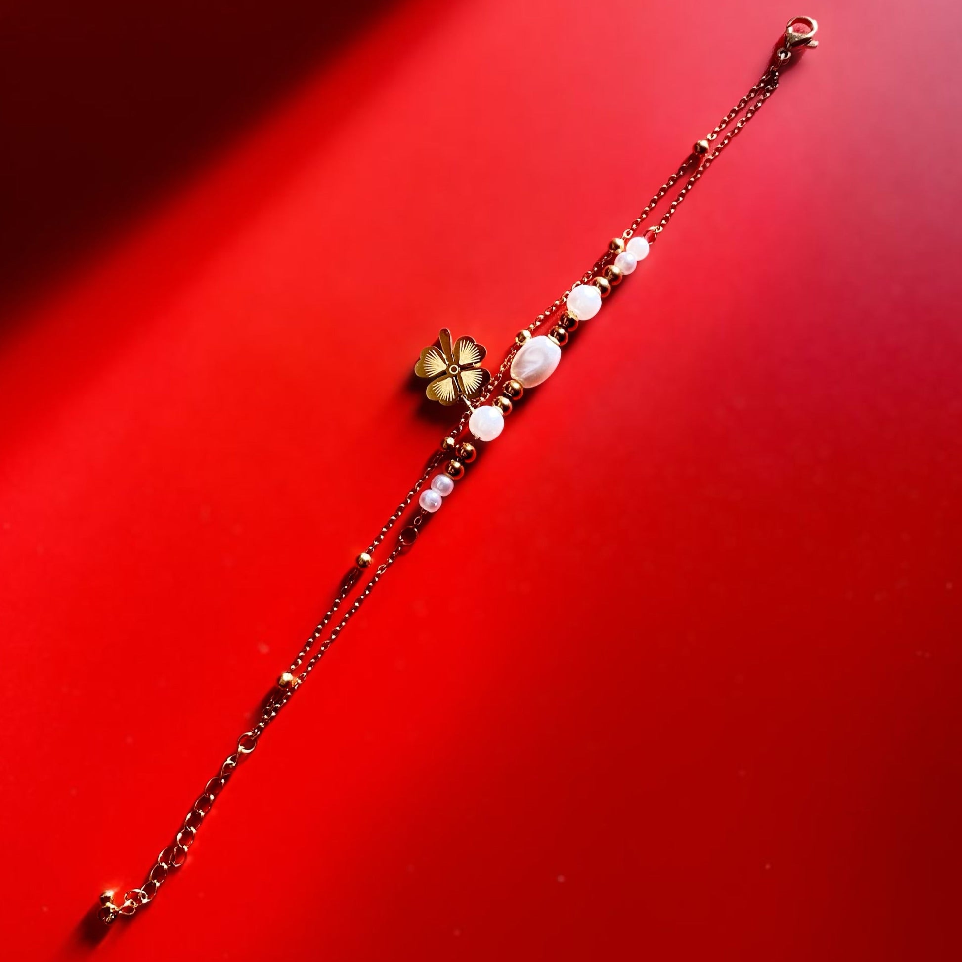 pearl bracelet, charm bracelet, women jewellery, anti tarnish, gold plated, 18k gold plated, jewellery, waterproof, guaranteed jewellery, daily wear, everyday jewellery, minimalist jewels, timeless pearls, timeless jewellery, celestial, luxury, seleny jewells