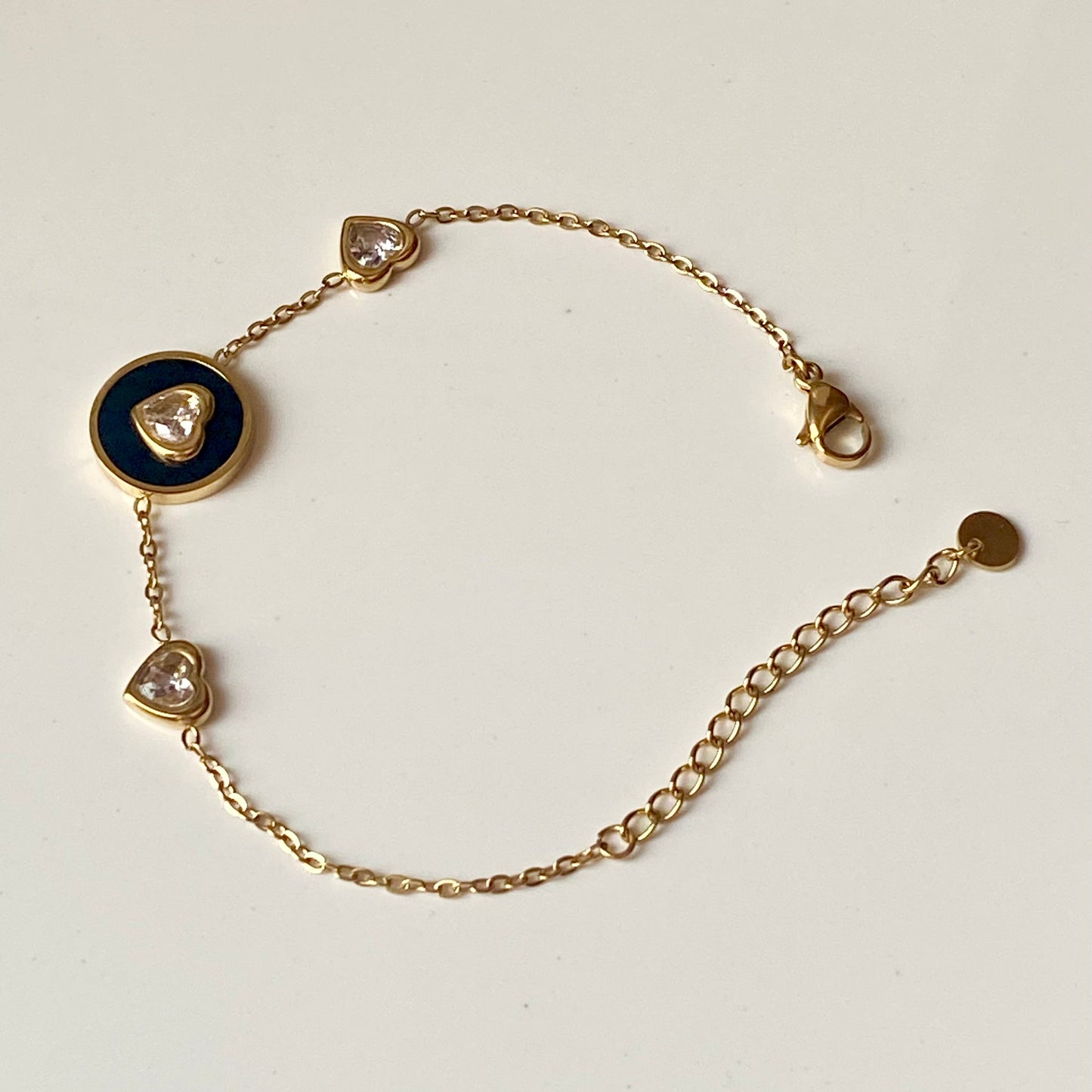 18k gold bracelet, waterproof bracelet, women bracelet, heart bracelet, antitarnish jewellery, affordable jewellery, luxury jewels, hypoallergenic, skin safe jewels, girls jewellery, women jewellery, office wear, statement pieces, casual wear