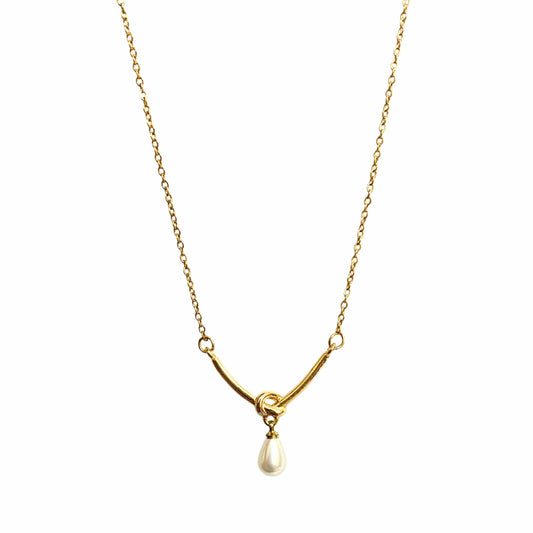 Ocean's Kiss Pearl Necklace