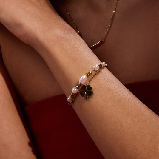 pearl bracelet, charm bracelet, women jewellery, anti tarnish, gold plated, 18k gold plated, jewellery, waterproof, guaranteed jewellery, daily wear, everyday jewellery, minimalist jewels, timeless pearls, timeless jewellery, celestial, luxury, seleny jewells
