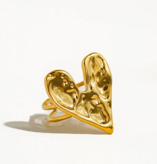 Adjustable ring, heart jewellery, heart ring, antitarnish ,waterproof jewels, hypoallergenic jewels, statement ring, statement jewellery, women jewels, party jewellery, fashionable ring, fashinable jewels, 18k gold plating, pvd plating, timeless jewels