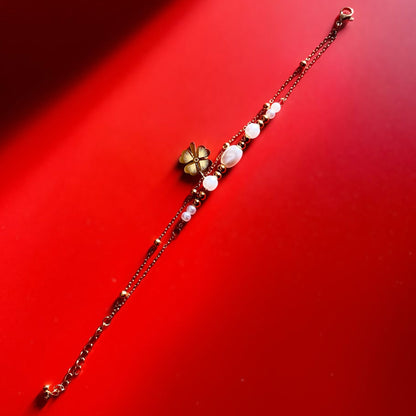 pearl bracelet, charm bracelet, women jewellery, anti tarnish, gold plated, 18k gold plated, jewellery, waterproof, guaranteed jewellery, daily wear, everyday jewellery, minimalist jewels, timeless pearls, timeless jewellery, celestial, luxury, seleny jewells