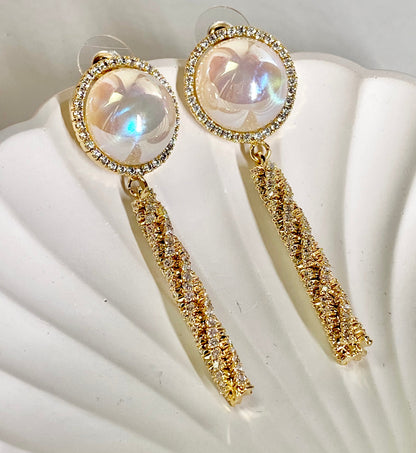 glittery jewels, party wear jewels, bridal jewellery, event jewels, costume jewels, anti tarnish jewels, women jewellery, timeless pearl, nighout wear, nightout jewels, datenight jewels, waterproof jewels