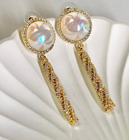 glittery jewels, party wear jewels, bridal jewellery, event jewels, costume jewels, anti tarnish jewels, women jewellery, timeless pearl, nighout wear, nightout jewels, datenight jewels, waterproof jewels