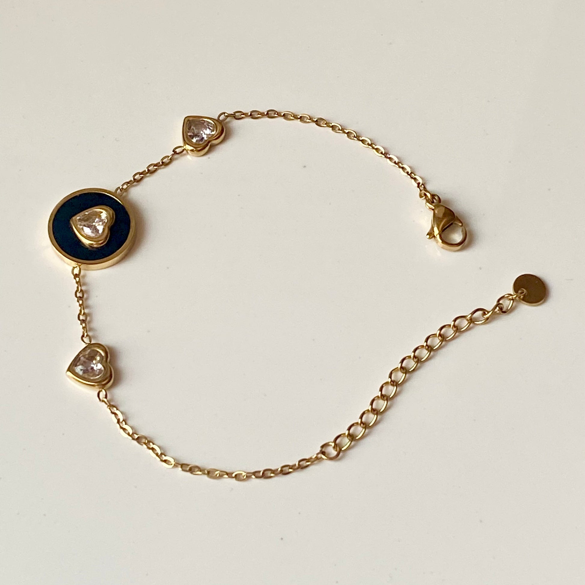 18k gold bracelet, waterproof bracelet, women bracelet, heart bracelet, antitarnish jewellery, affordable jewellery, luxury jewels, hypoallergenic, skin safe jewels, girls jewellery, women jewellery, office wear, statement pieces, casual wear