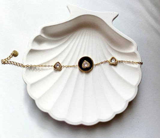 18k gold bracelet, waterproof bracelet, women bracelet, heart bracelet, antitarnish jewellery, affordable jewellery, luxury jewels, hypoallergenic, skin safe jewels, girls jewellery, women jewellery, office wear, statement pieces, casual wear