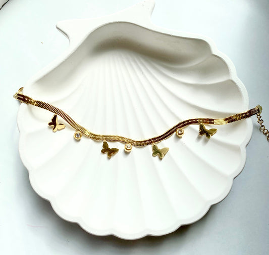 18k gold bracelet, waterproof bracelet, women bracelet, heart bracelet, antitarnish jewellery, affordable jewellery, luxury jewels, hypoallergenic, skin safe jewels, girls jewellery, women jewellery, office wear, statement pieces, casual wear